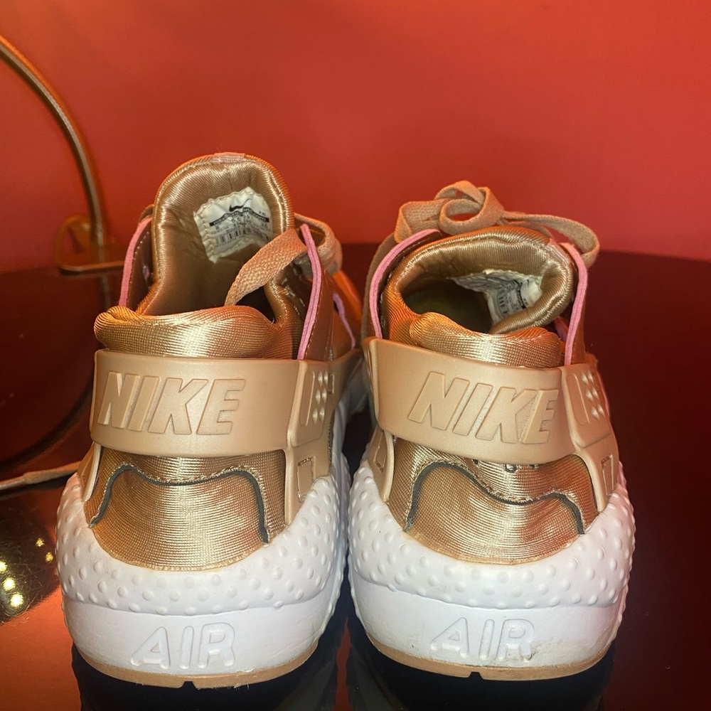 Nike huaraches Women's Metallic Gold Sneakers - Picture 4 of 5